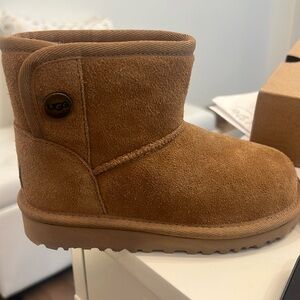 Toddler size 9 brand new Uggs